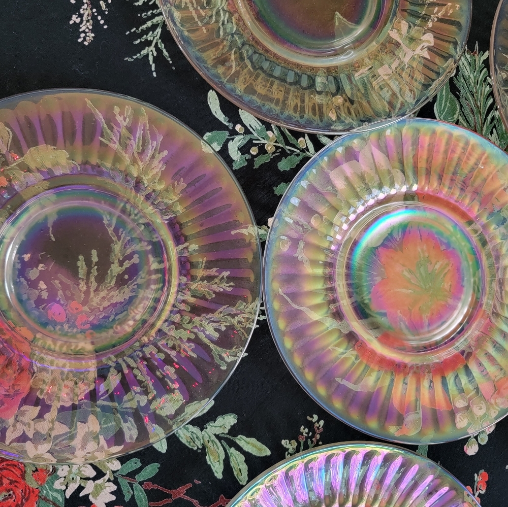 🍑 6 Vintage Iridescent Pressed Glass Salad/Dessert Plates 🍰 EVC - Picture 4 of 13